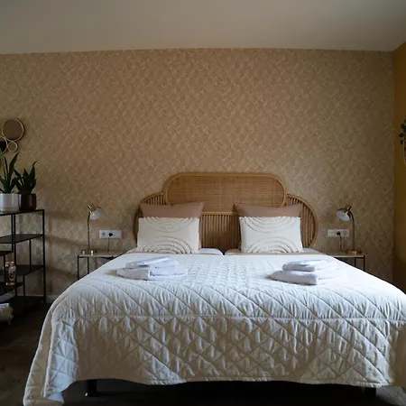 Tweezeven Bed & Breakfast Geulle