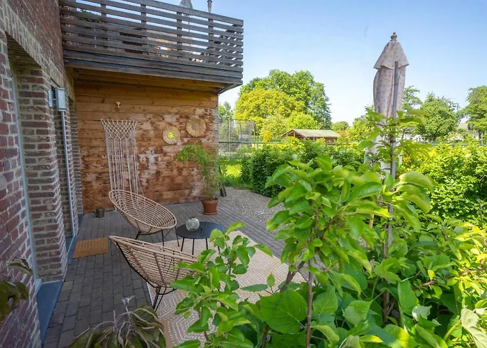 Bed & Breakfast Tweezeven 4*